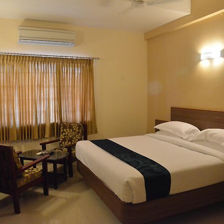 Sri Balaji Hotels Tiruchengodu Екстер'єр фото