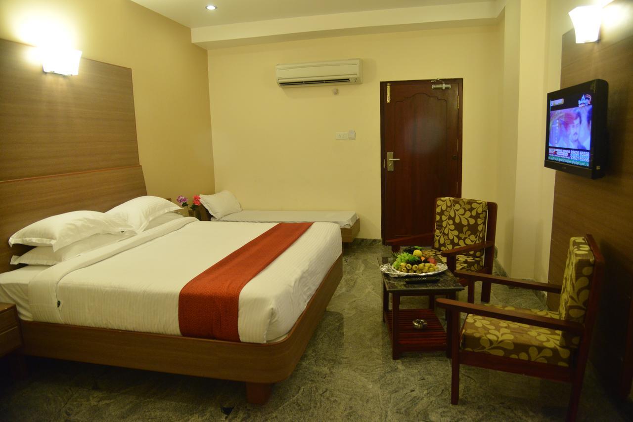 Sri Balaji Hotels Tiruchengodu Екстер'єр фото