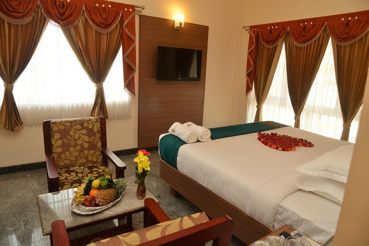 Sri Balaji Hotels Tiruchengodu Екстер'єр фото
