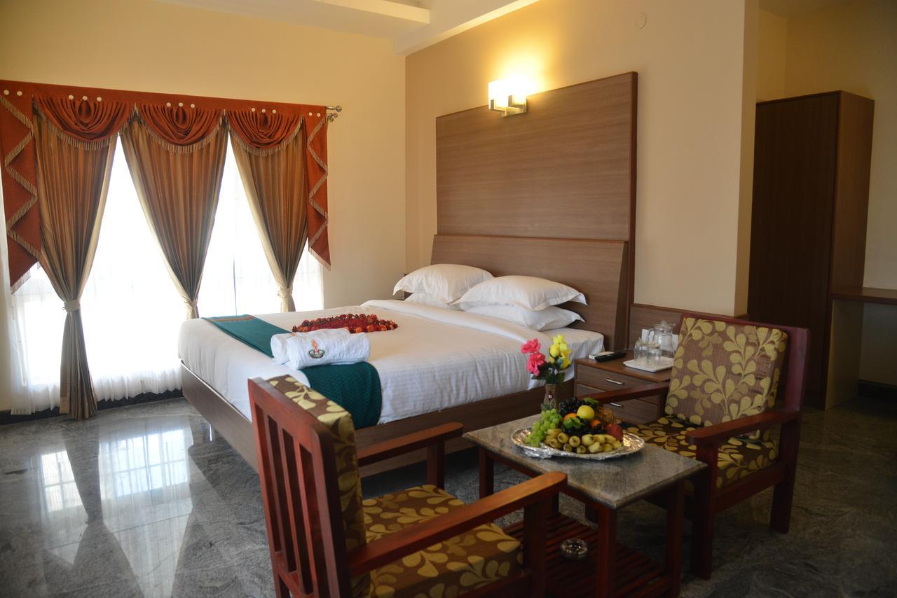 Sri Balaji Hotels Tiruchengodu Екстер'єр фото